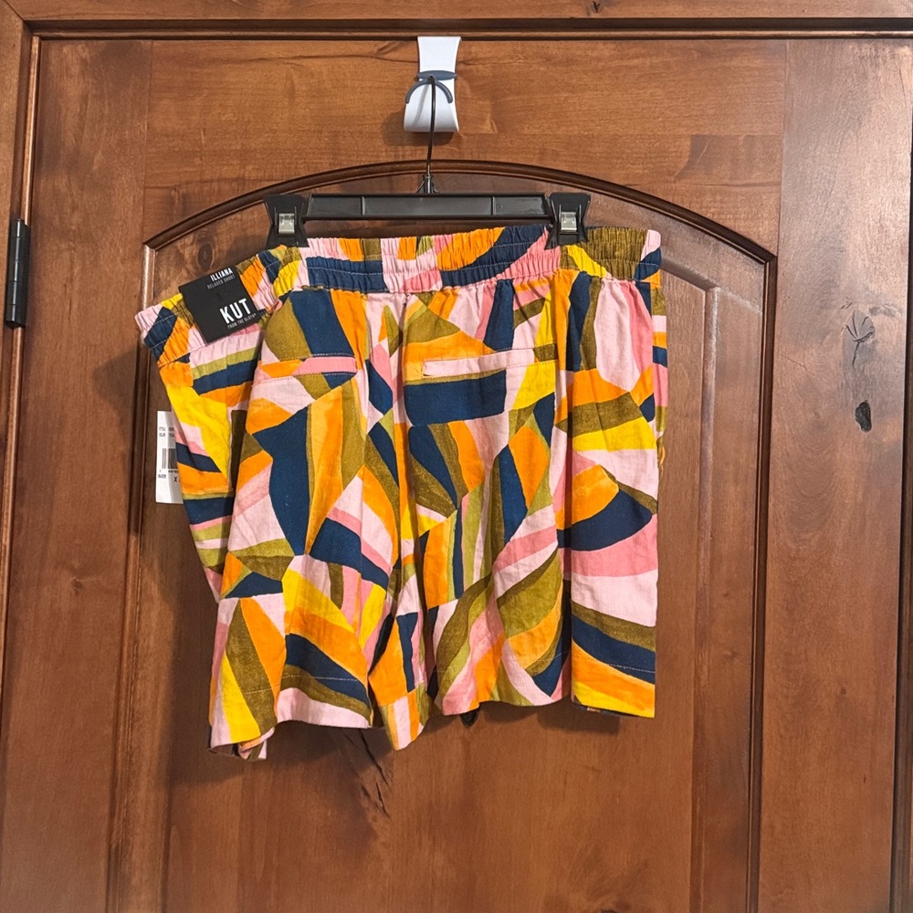 Kut from the Kloth Multicolor Abstract Women Shorts - Picture 4 of 6